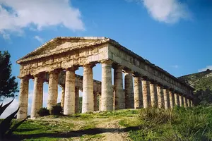 Greek-Temple-Segesta-Sicily.webp