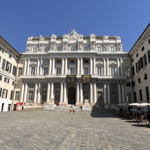 Piazza Giacomo Matteotti, Genova