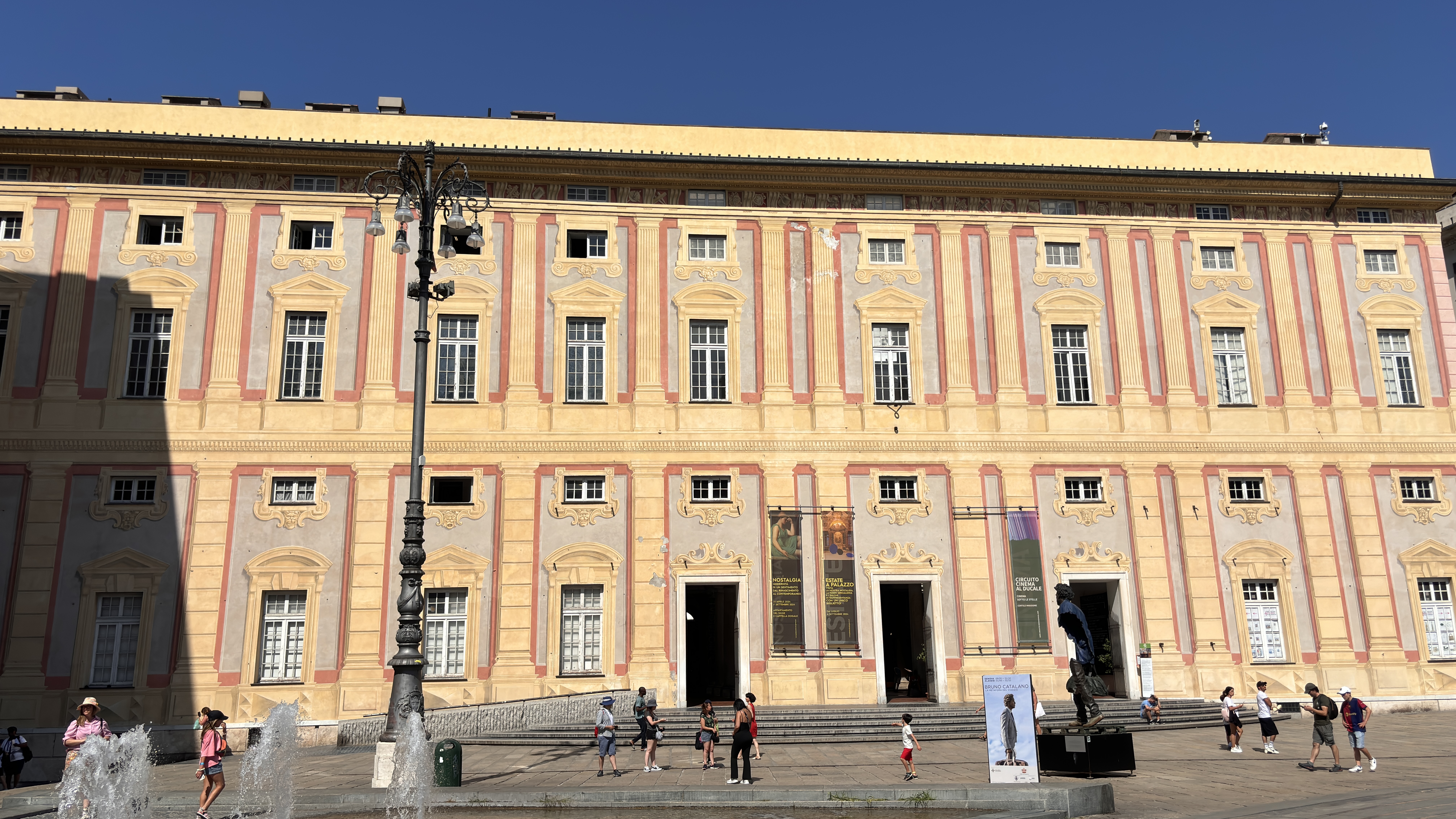 Piazza de Ferrari, genova