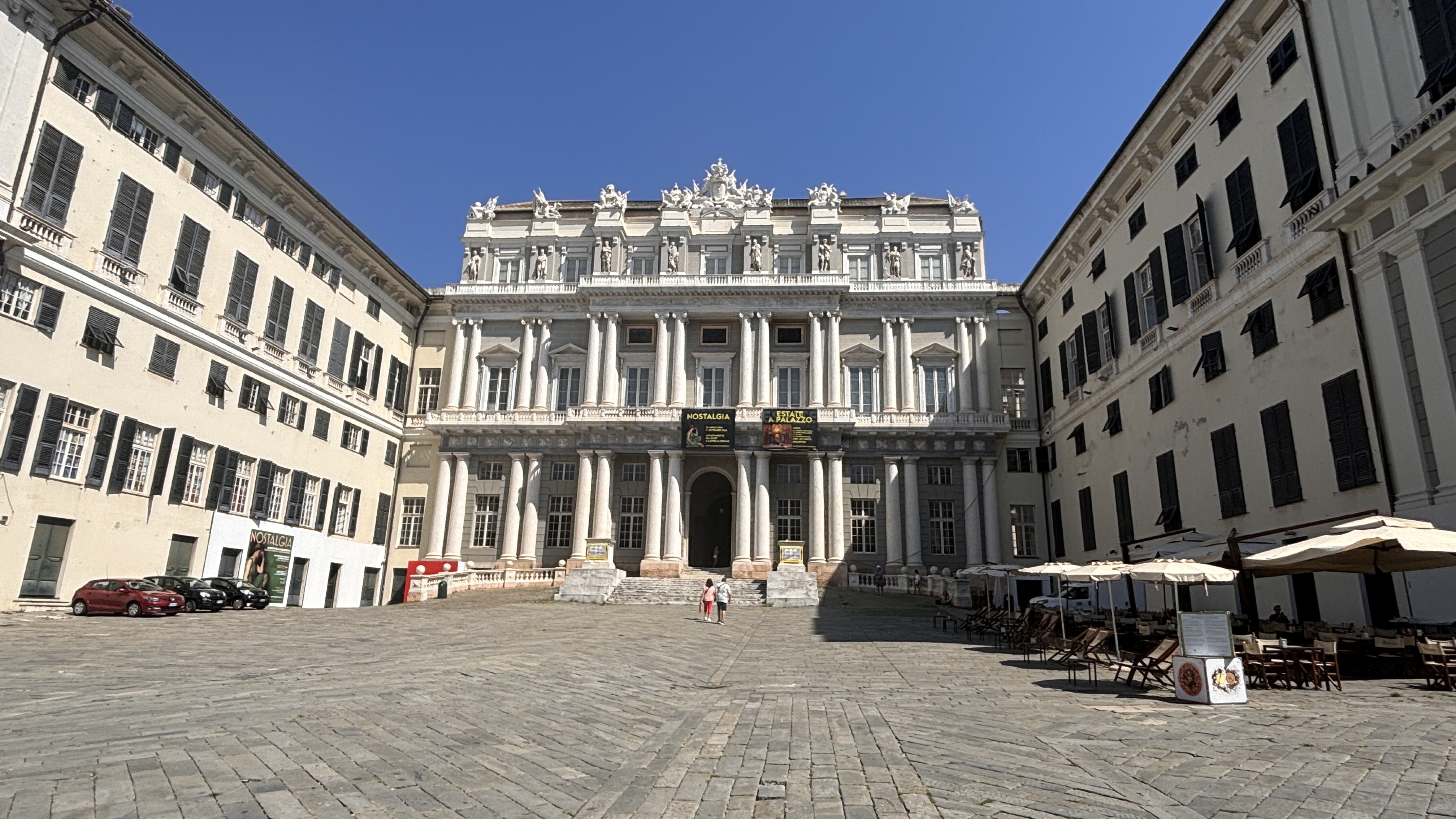 Piazza Giacomo Matteotti, Genova